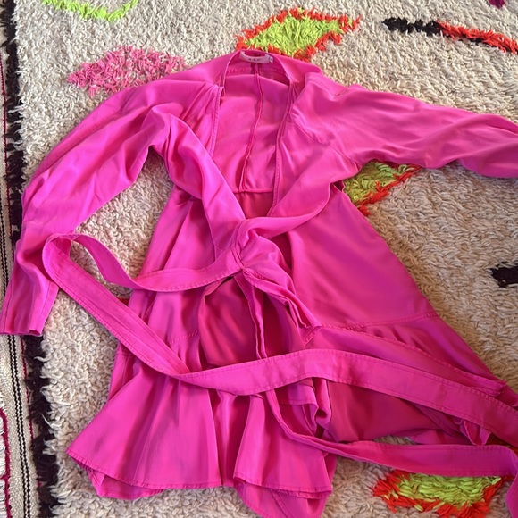 Gorgeous flowy wrap dress - Picture 3 of 6